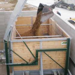 AGB feeder with central discharge